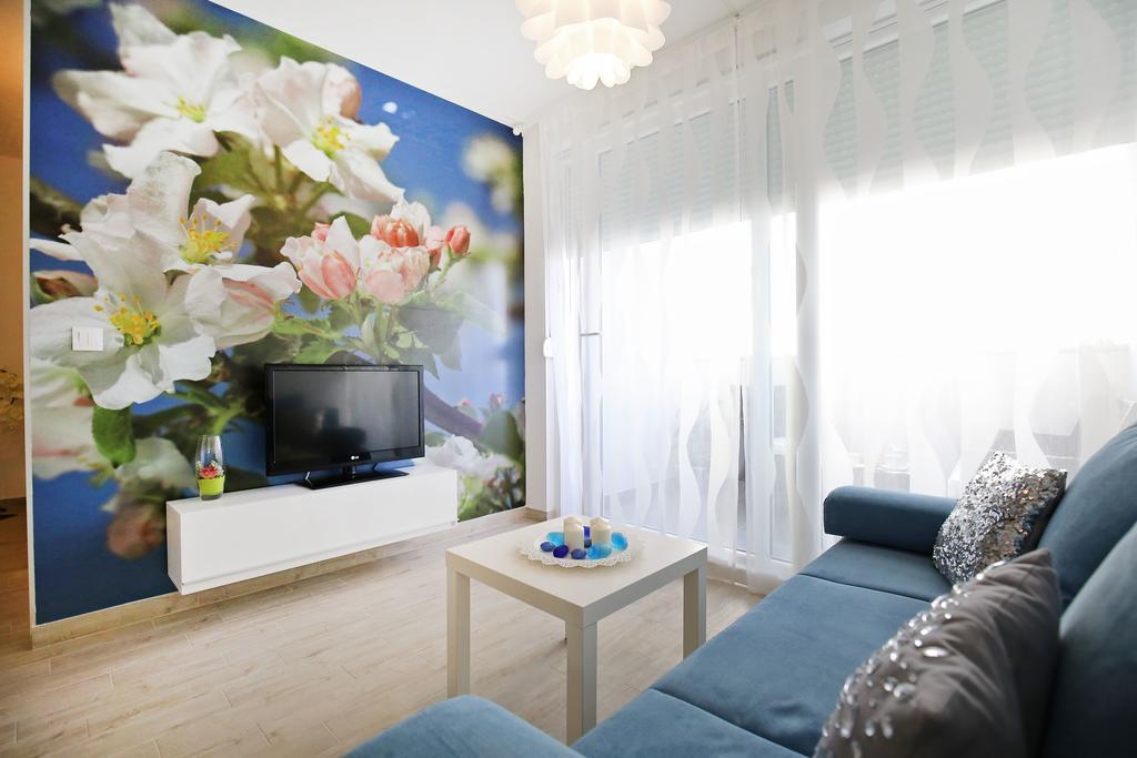Flowers, Free Garage Parking * Zadar