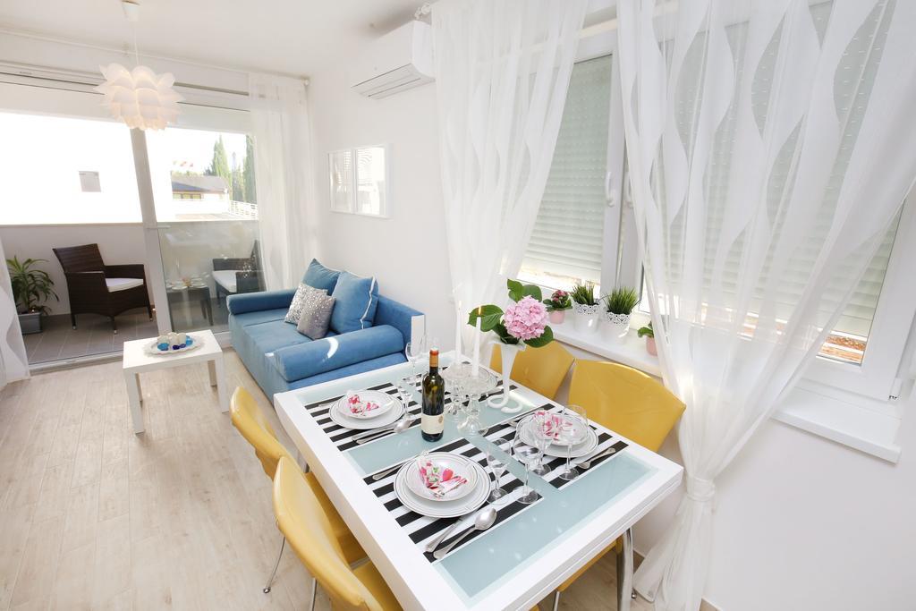 Flowers Apartment